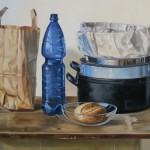 stillleben-mit-blauer-mineralwasserflasche