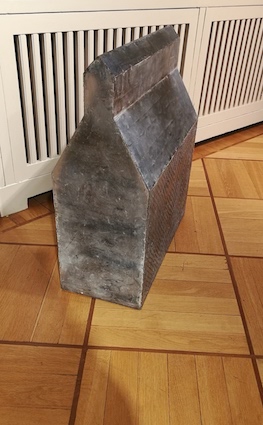 Hermann Weber, CASA (Speicher), 2014, Öl, Blei, Holz, 67 x 77 x 26 cm