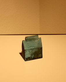 Hermann Weber, Casa piccola, 2013, Bronze, 10 x 3,4 x 7,2 cm