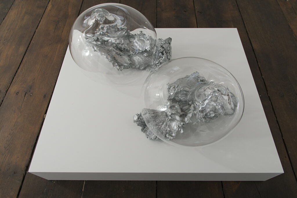 susanne roewer elysium 2017 glas auf aluminium 50x120x60cm