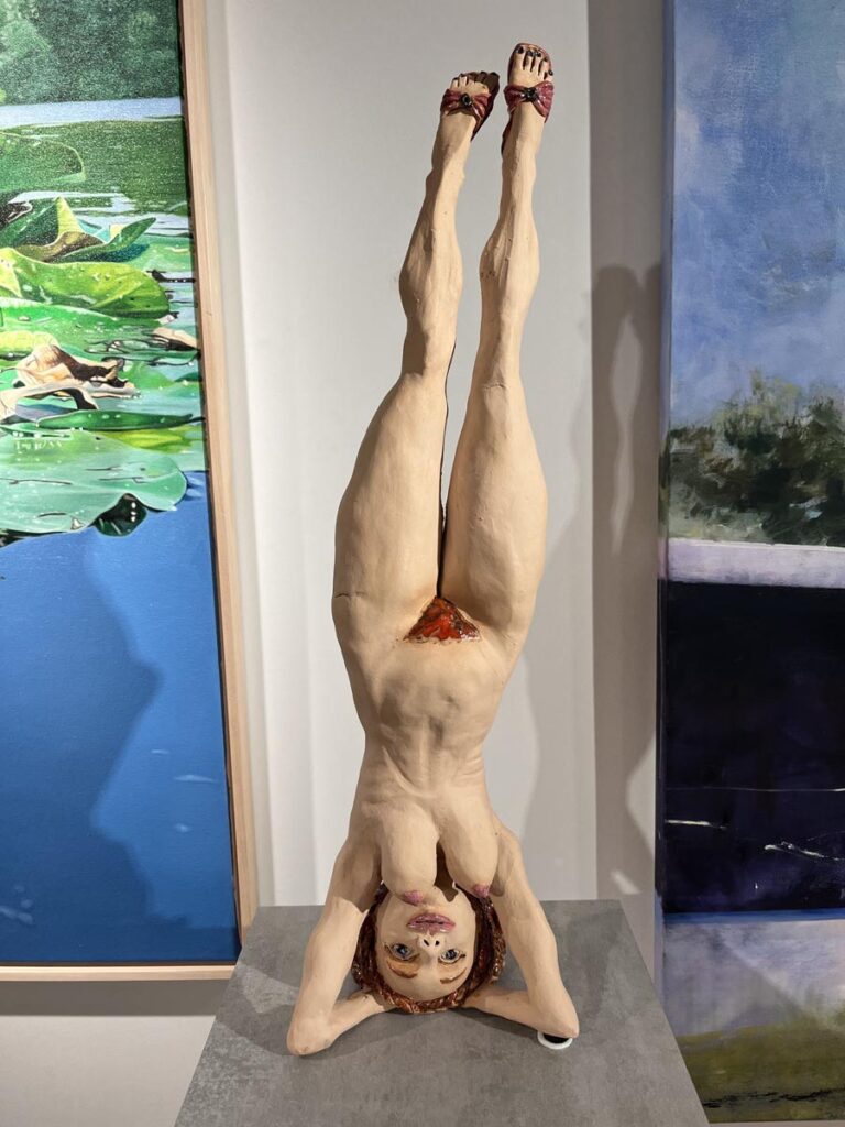 ARIANE BOSS Kopfstand 2025 Keramik glasiert 63 x 19 x 14 cm