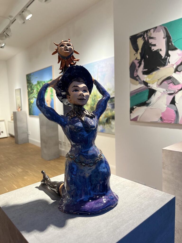 ARIANE BOSS Talking Head 2025 Keramik gkasiert 40 x 22 x 24 cm