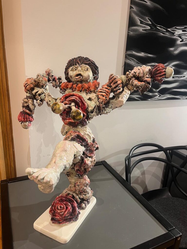 FLORIAN PELKA Rosenjunge 2023 Tom Epoxid Pigmente Styrodur Stahl 65 x 65 x 55 cm